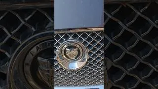 Miniature : Ouais elle prend chère la 😅 Il est temps de s'en occuper ! Viens voir ça #voiture #jaguar #vacance