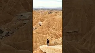 Miniature : le désert en van aménagé : désert des bardenas 😍 #vanamenagé #vanlife #fourgonaménagé #voyage #van