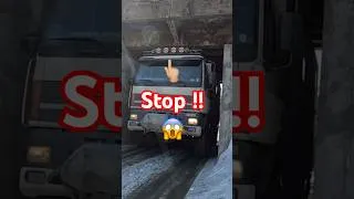 Miniature : C’était pourtant indiqué 3,7m !! 😱#camionamenage #tunnel #high #russie #vanlife