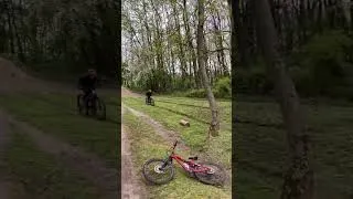 Miniature : Il a failli tomber 😳 #bike #dirt #freestyle