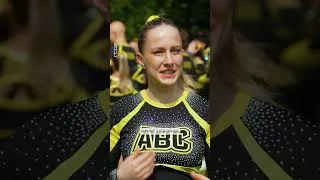 Miniature : L'échauffement intense des cheerleaders avant une compétition ! 🥵 #cheerleading #vews #rtbf
