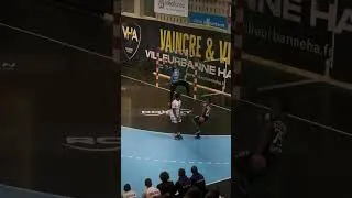 Miniature : #shorts Tire de l'aile au Handball
