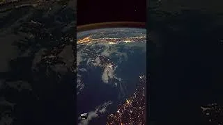 Miniature : Incroyable : Survol du Bassin Méditerranéen depuis l'Espace avec la Corse au centre