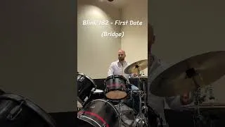 Miniature : Petit moment de détente sur le pont du légendaire « First Date » par Blink 182 🤘🛹 #batterie #drums