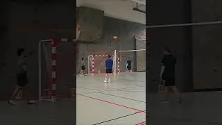 Miniature : Hé mon amis ! Je suis là le sang ! #volleyball #france #funny #headshot