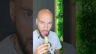 Miniature : j'ai tiré une banane 🍌 et de la sauce barbecue ... j'ai regretté 😅 tu veux que je teste quoi après ?