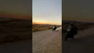 Miniature : Cb500x au max dans Bardenas 🏜️ #cb500x #bardenas #hondamotorcycles